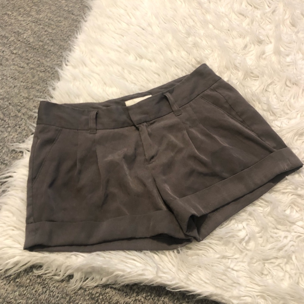 Old Navy Shorts Gray With Pockets Size 6
